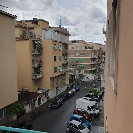 Casakico Elegante 2-bdr Metro 10 Min Colosseo *
