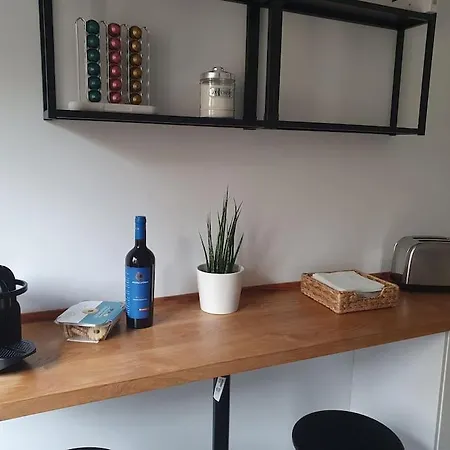Casakico Elegante 2-bdr Metro 10 Min Colosseo Apartamento