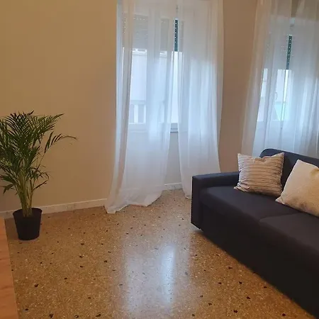 Apartment Casakico Elegante 2-bdr Metro 10 Min Colosseo *