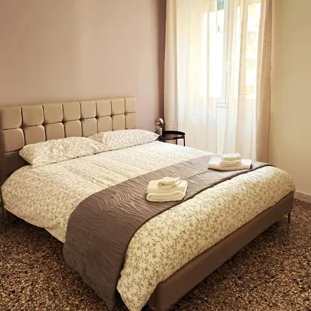 Casakico Elegante 2-bdr Metro 10 Min Colosseo Apartment